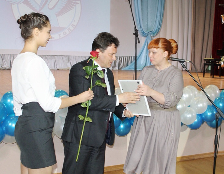 Выпускница факультета русского языка и литературы Н. Г. Максимова – победитель городского этапа и серебряный призёр областного этапа конкурса педагогического мастерства «Учитель года»